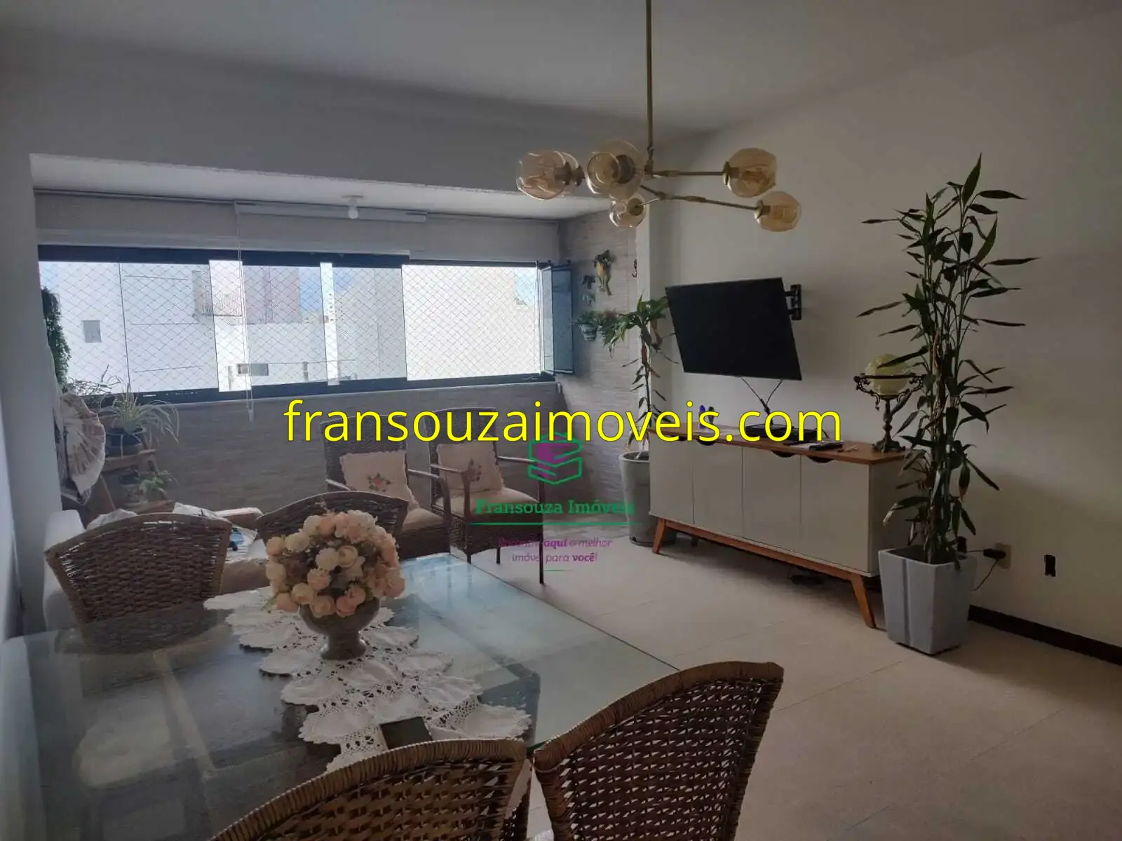 Apartamento de 2 quartos (1 suíte) à venda na Pituba,Salvador-Ba - vista mar, elevador e garagem!